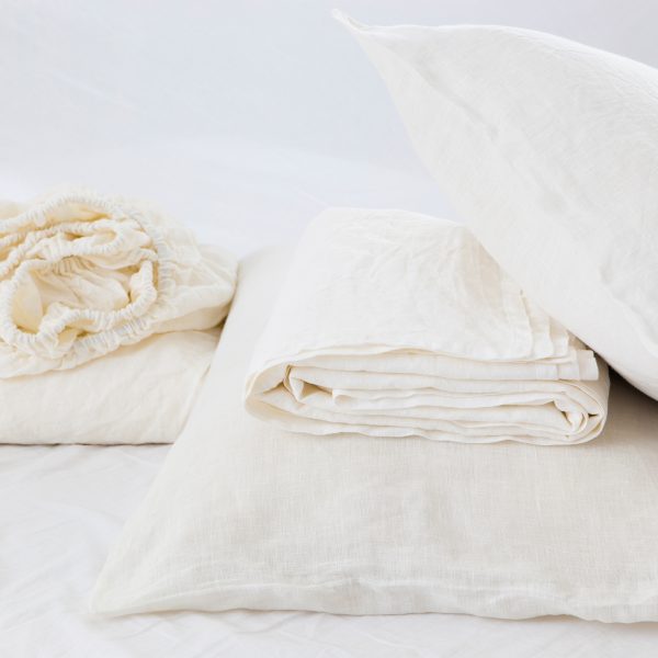 WHITE BEDSHEETS - Image 2